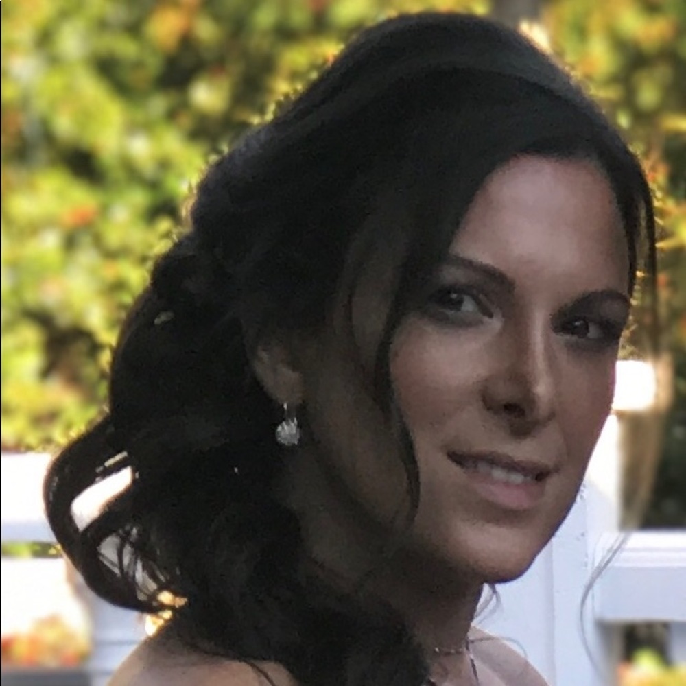 Meet Your Posher, Alyse Raye!